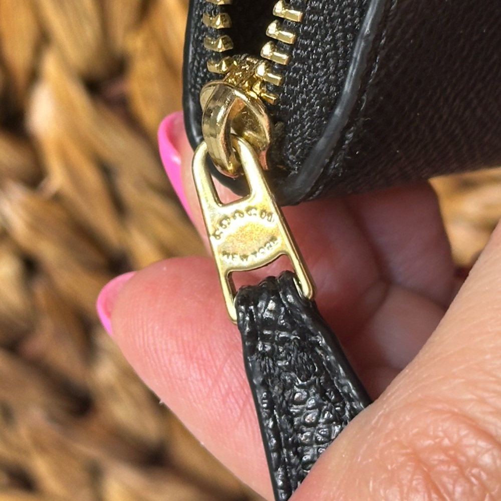 Coach Zip Around Coin Card case black good zipper - Picture 6 of 6